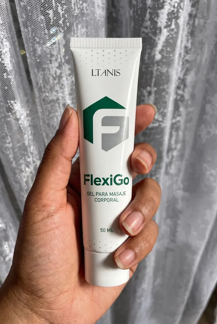 Tubo de FlexiGo 50 ml en la mano
